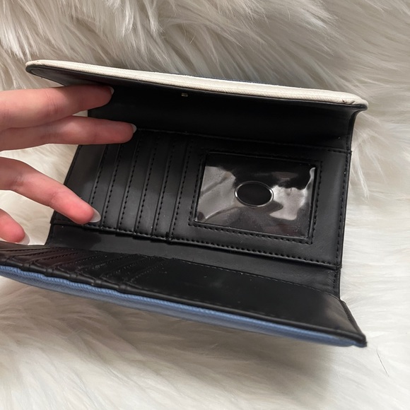 Guess Blue & White Wallet - Picture 10 of 10